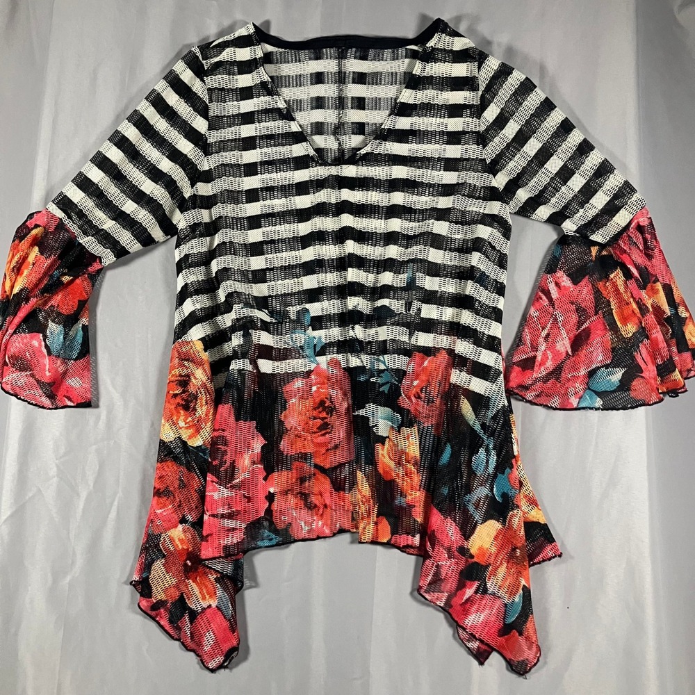 Womens 2X Black White Stripe Floral‎ Bell Sleeve Asymmetrical Tunic Top